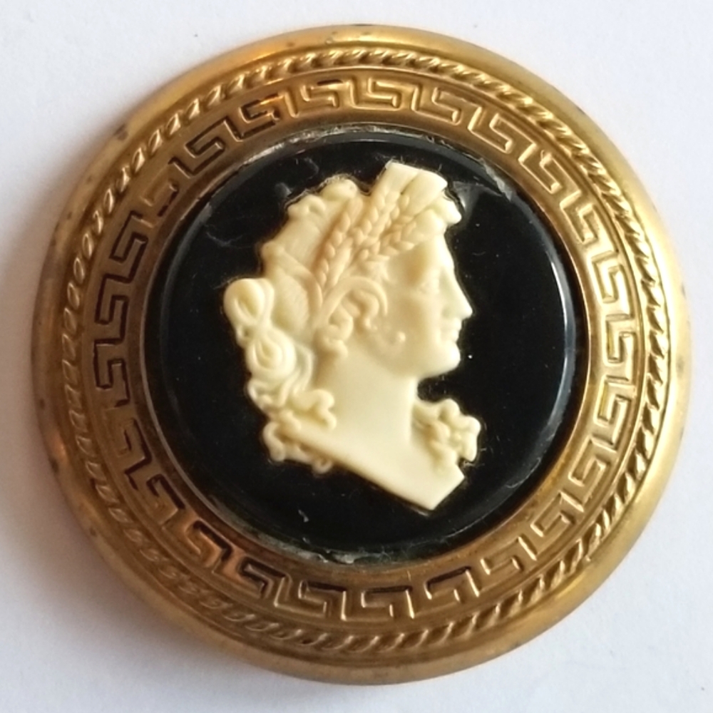 Vintage Gone with the Wind cameo brooch Scarlett O'Hara Lux Soap pin gol…